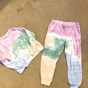 Size Large Old Navy Tie dye matching sweater suit